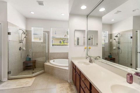 House in Land O' Lakes, Florida 4 bedrooms, 310.76 sq.m. № 2155819 - photo 27
