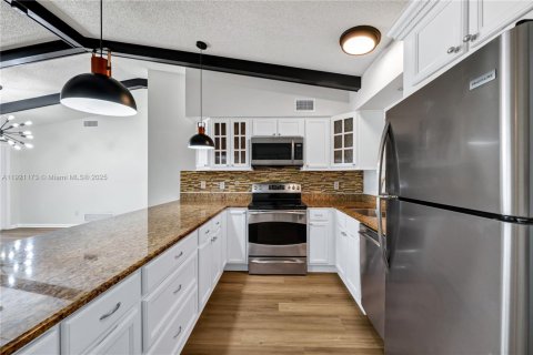 House in Orlando, Florida 4 bedrooms № 1974215 - photo 7