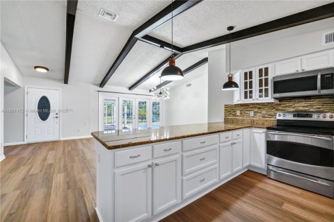 House in Orlando, Florida 4 bedrooms № 1974215 - photo 6