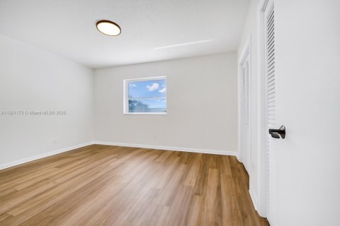 House in Orlando, Florida 4 bedrooms № 1974215 - photo 11