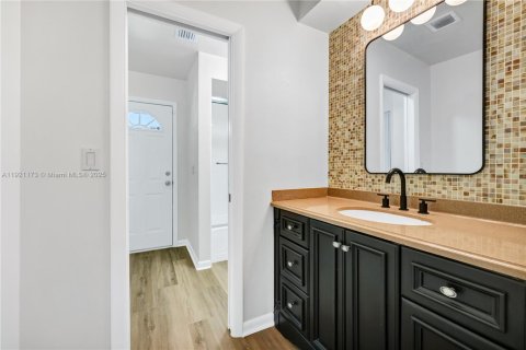 House in Orlando, Florida 4 bedrooms № 1974215 - photo 12