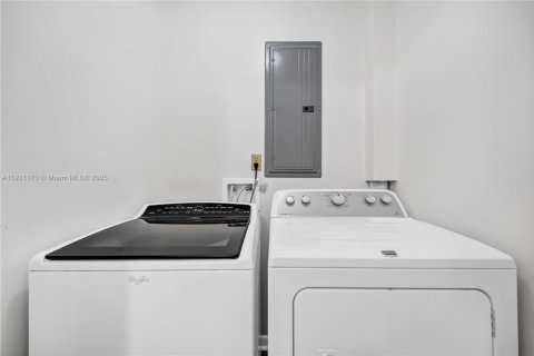 House in Orlando, Florida 4 bedrooms № 1974215 - photo 18