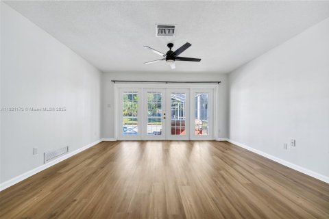 House in Orlando, Florida 4 bedrooms № 1974215 - photo 14