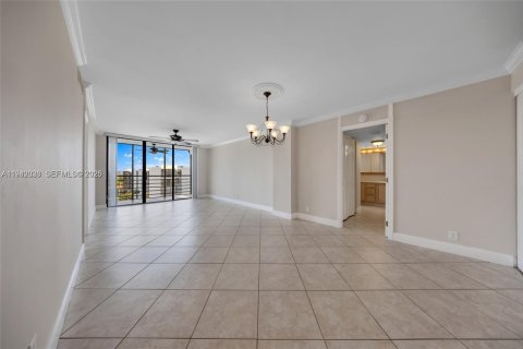 Copropriété à louer à Aventura, Floride: 2 chambres, 92.34 m2 № 1999002 - photo 8