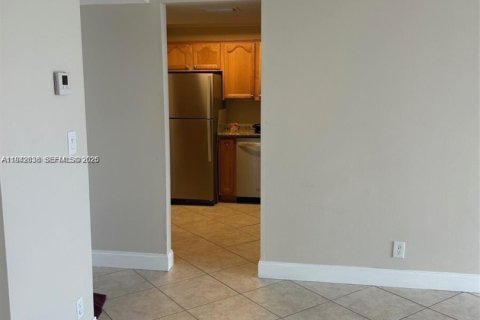 Copropriété à louer à Aventura, Floride: 2 chambres, 92.34 m2 № 1999002 - photo 13