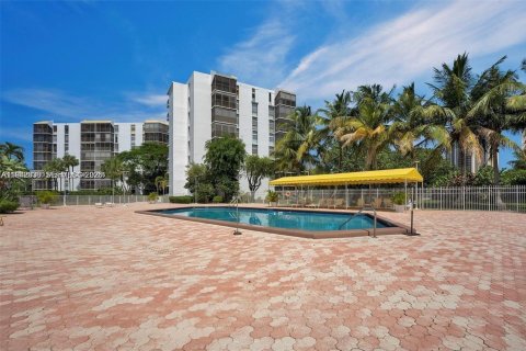 Copropriété à louer à Aventura, Floride: 2 chambres, 92.34 m2 № 1999002 - photo 2