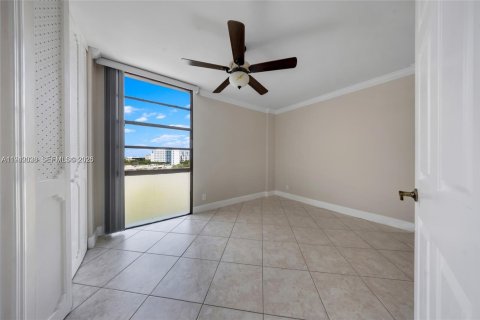 Copropriété à louer à Aventura, Floride: 2 chambres, 92.34 m2 № 1999002 - photo 17