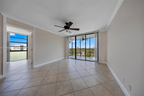 Copropriété à louer à Aventura, Floride: 2 chambres, 92.34 m2 № 1999002 - photo 11