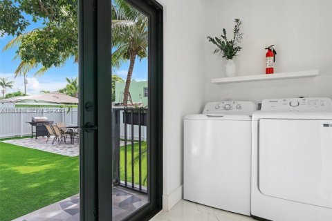 Casa en alquiler en Miami, Florida, 3 dormitorios, 115.57 m2 № 1984434 - foto 15