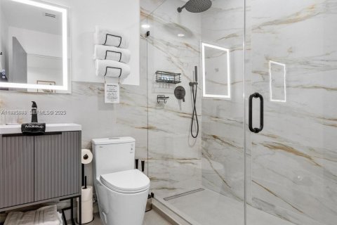 Casa en alquiler en Miami, Florida, 3 dormitorios, 115.57 m2 № 1984434 - foto 14