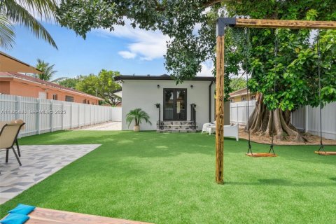 Casa en alquiler en Miami, Florida, 3 dormitorios, 115.57 m2 № 1984434 - foto 22