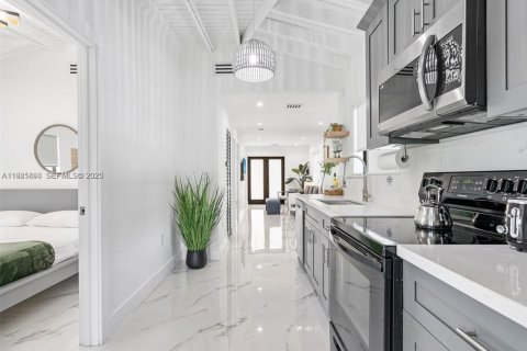 Casa en alquiler en Miami, Florida, 3 dormitorios, 115.57 m2 № 1984434 - foto 6