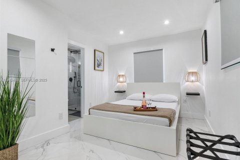 Casa en alquiler en Miami, Florida, 3 dormitorios, 115.57 m2 № 1984434 - foto 12
