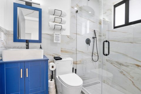 Casa en alquiler en Miami, Florida, 3 dormitorios, 115.57 m2 № 1984434 - foto 13