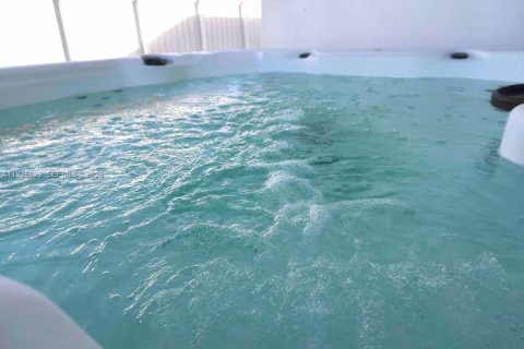 Casa en alquiler en Miami, Florida, 3 dormitorios, 115.57 m2 № 1984434 - foto 26