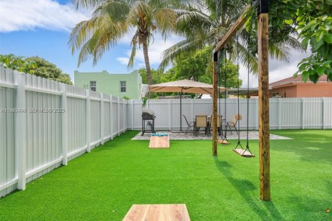 Casa en alquiler en Miami, Florida, 3 dormitorios, 115.57 m2 № 1984434 - foto 24