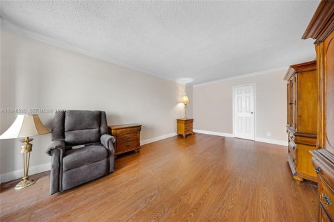 Снять в аренду кондоминиум в Халландейл-Бич, Флорида 2 спальни, 94.76м2, № 2004432 - фото 18