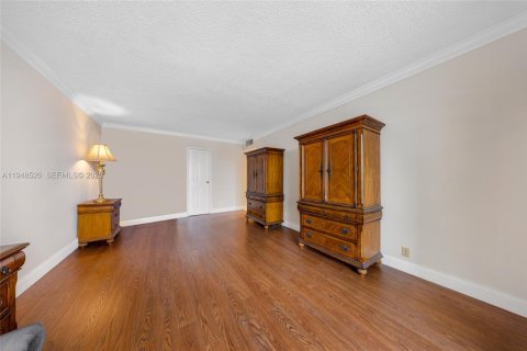 Снять в аренду кондоминиум в Халландейл-Бич, Флорида 2 спальни, 94.76м2, № 2004432 - фото 19