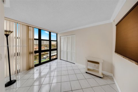 Снять в аренду кондоминиум в Халландейл-Бич, Флорида 2 спальни, 94.76м2, № 2004432 - фото 9