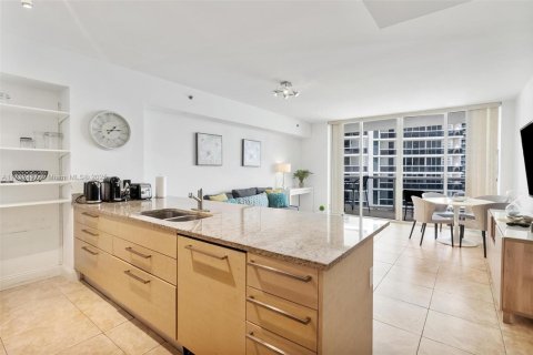 Copropriété à louer à Hallandale Beach, Floride: 1 chambre, 78.41 m2 № 1481652 - photo 4