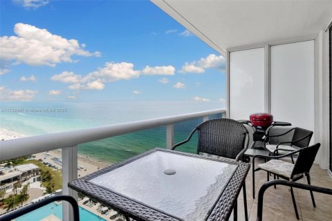 Copropriété à louer à Hallandale Beach, Floride: 1 chambre, 78.41 m2 № 1481652 - photo 16