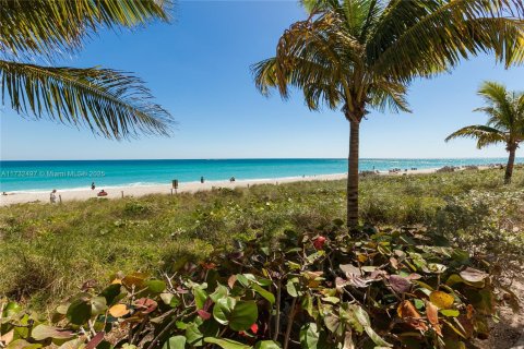 Copropriété à louer à Hallandale Beach, Floride: 1 chambre, 78.41 m2 № 1481652 - photo 30