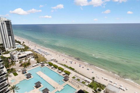 Copropriété à louer à Hallandale Beach, Floride: 1 chambre, 78.41 m2 № 1481652 - photo 17
