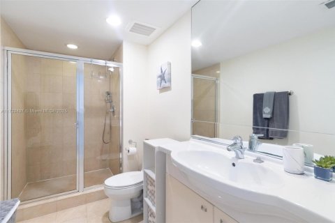 Copropriété à louer à Hallandale Beach, Floride: 1 chambre, 78.41 m2 № 1481652 - photo 14