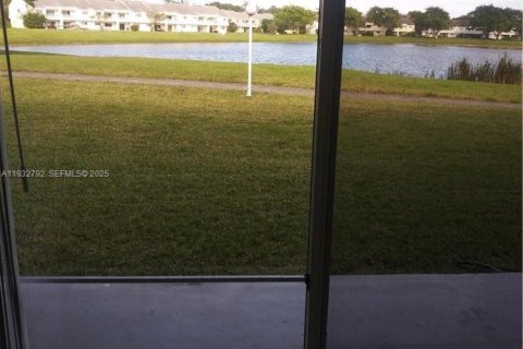 Copropriété à vendre à Oakland Park, Floride: 2 chambres, 94.76 m2 № 1991660 - photo 11