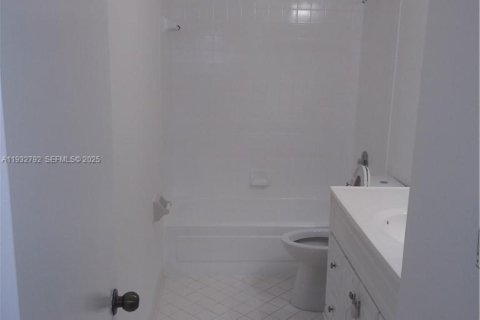 Copropriété à vendre à Oakland Park, Floride: 2 chambres, 94.76 m2 № 1991660 - photo 9