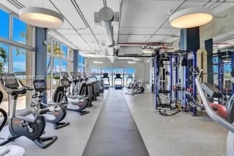 Condo in Miami Beach, Florida, 1 bedroom  № 1954143 - photo 13