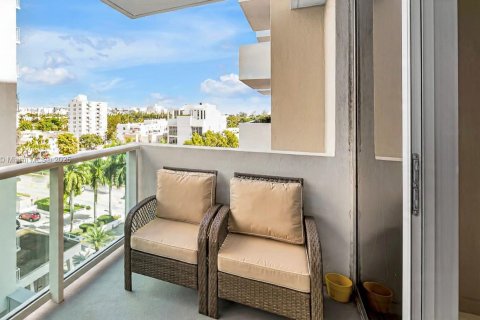 Condo in Miami Beach, Florida, 1 bedroom  № 1954143 - photo 12