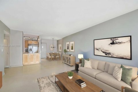 Condo in Miami Beach, Florida, 1 bedroom  № 1954143 - photo 1