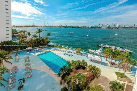 Condo in Miami Beach, Florida, 1 bedroom  № 1954143 - photo 14