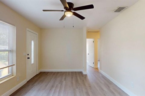 Casa en alquiler en Saint Petersburg, Florida, 3 dormitorios, 106.84 m2 № 1918091 - foto 11