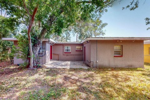 Casa en alquiler en Saint Petersburg, Florida, 3 dormitorios, 106.84 m2 № 1918091 - foto 3