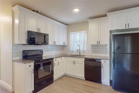 Casa en alquiler en Saint Petersburg, Florida, 3 dormitorios, 106.84 m2 № 1918091 - foto 15