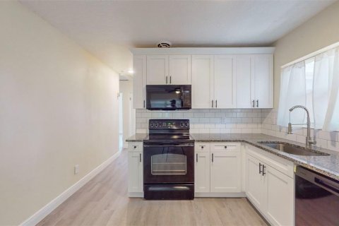 Casa en alquiler en Saint Petersburg, Florida, 3 dormitorios, 106.84 m2 № 1918091 - foto 16