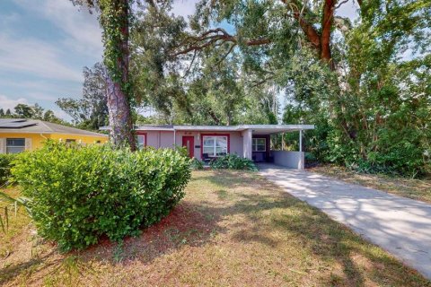 Casa en alquiler en Saint Petersburg, Florida, 3 dormitorios, 106.84 m2 № 1918091 - foto 1