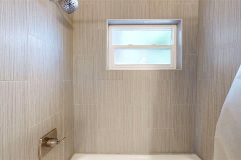 Casa en alquiler en Saint Petersburg, Florida, 3 dormitorios, 106.84 m2 № 1918091 - foto 18