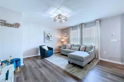 Casa en venta en Wesley Chapel, Florida, 5 dormitorios, 229.56 m2 № 1903900 - foto 11