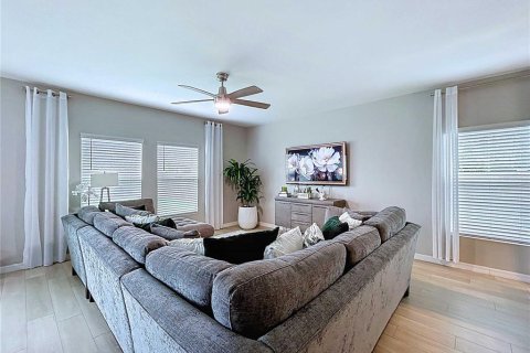 Casa en venta en Wesley Chapel, Florida, 5 dormitorios, 229.56 m2 № 1903900 - foto 7