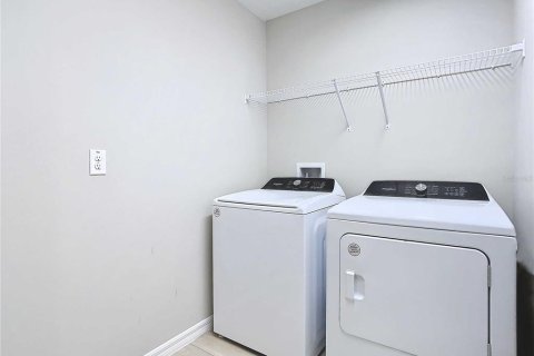 Casa en venta en Wesley Chapel, Florida, 5 dormitorios, 229.56 m2 № 1903900 - foto 27