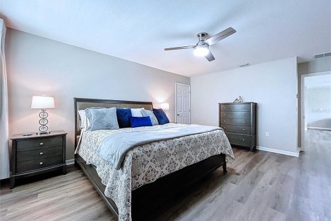 Casa en venta en Wesley Chapel, Florida, 5 dormitorios, 229.56 m2 № 1903900 - foto 15