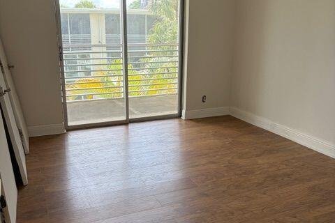 Condo in Lake Worth, Florida, 1 bedroom № 2154702 - photo 6