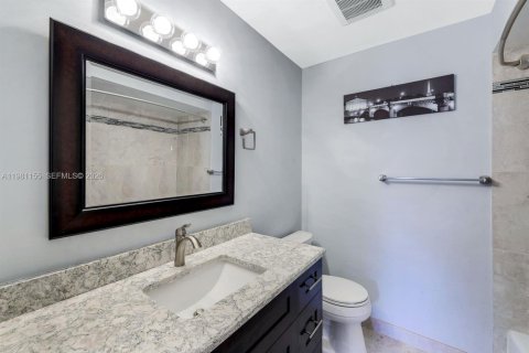 Copropriété à vendre à Naples, Floride: 2 chambres, 100.33 m2 № 2048690 - photo 17