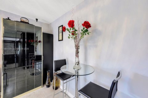 Copropriété à vendre à Naples, Floride: 2 chambres, 100.33 m2 № 2048690 - photo 14