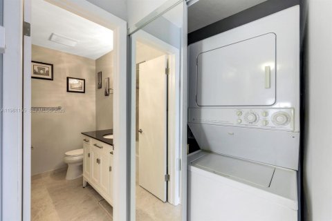 Copropriété à vendre à Naples, Floride: 2 chambres, 100.33 m2 № 2048690 - photo 20