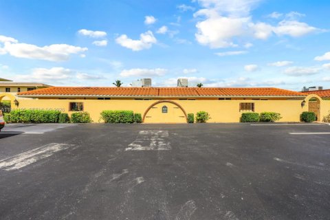 Copropriété à vendre à Naples, Floride: 2 chambres, 100.33 m2 № 2048690 - photo 2