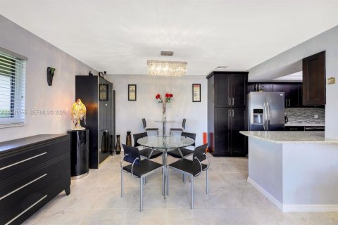 Copropriété à vendre à Naples, Floride: 2 chambres, 100.33 m2 № 2048690 - photo 12